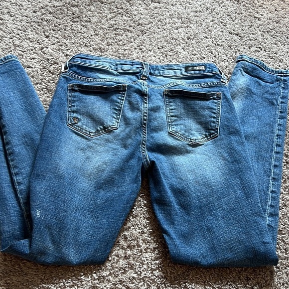 Kut from the Kloth Catherine boyfriend jeans - Picture 4 of 4
